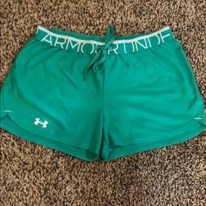 Women’s under armour Play Up shorts